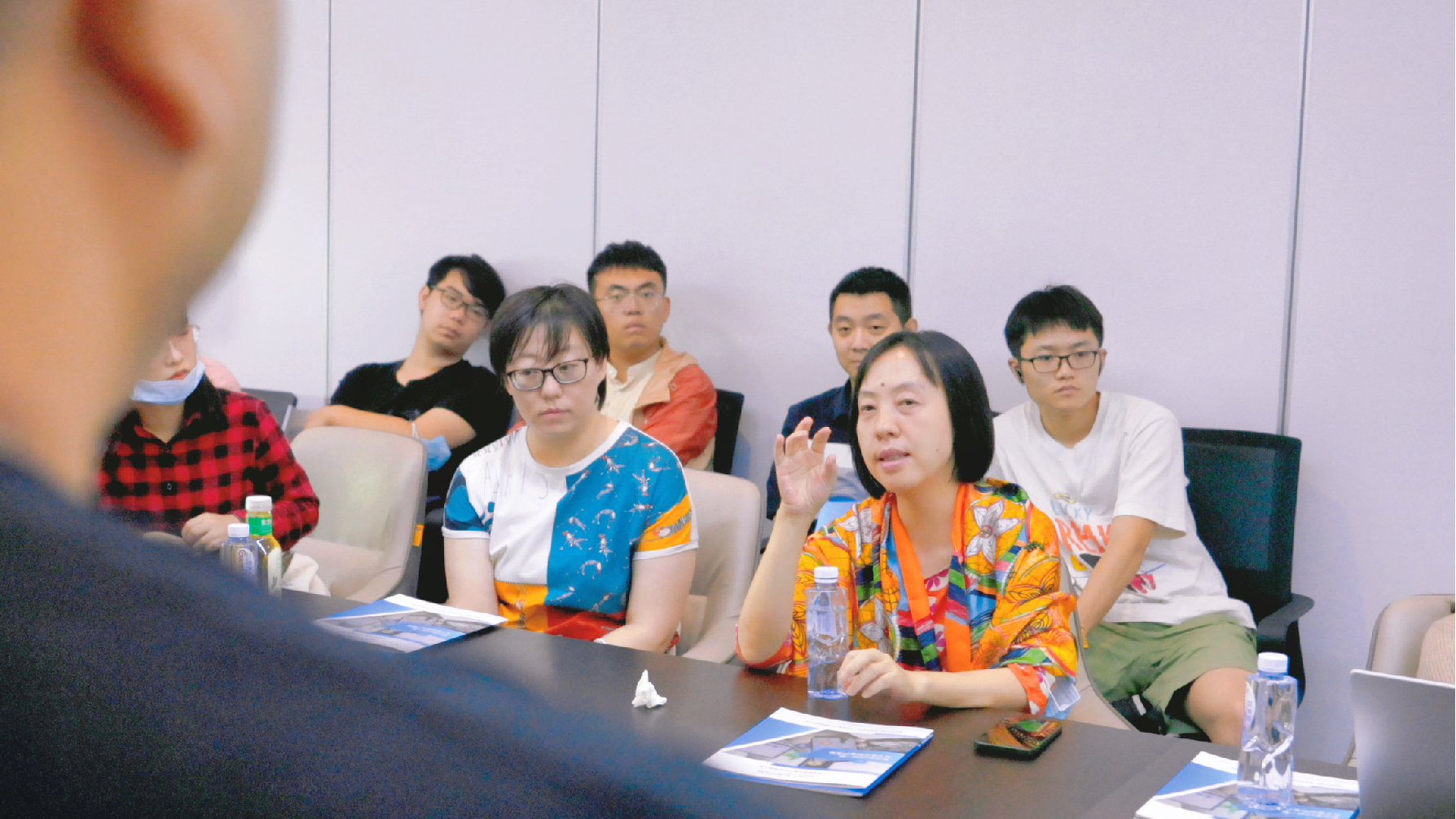 清华大学冯娟教授携学生到八爪鱼考察交流